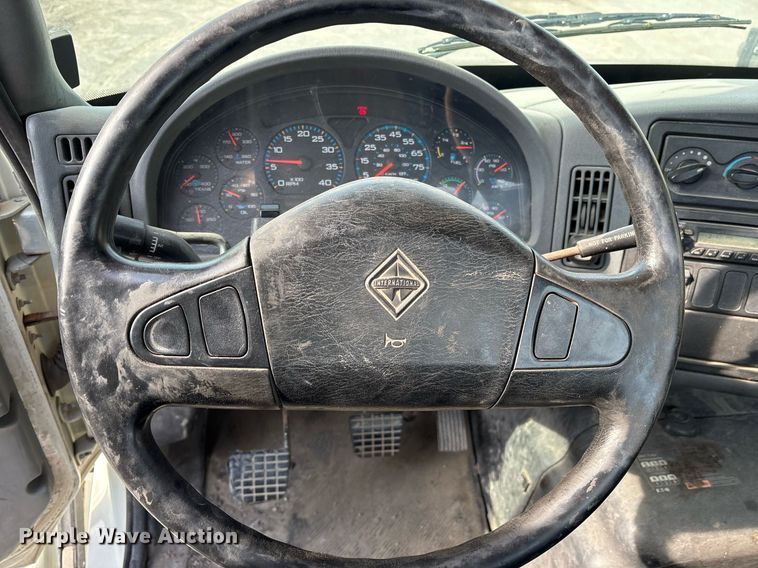 image for item OB9602 2005 International 8600 semi truck