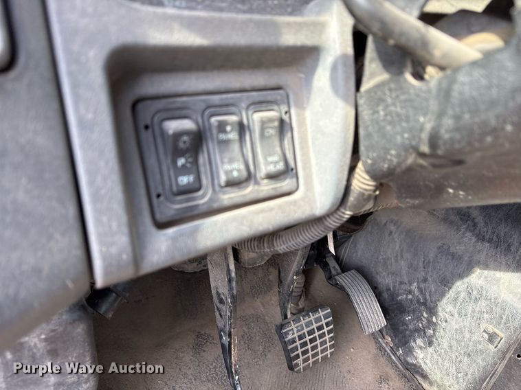 image for item OB9602 2005 International 8600 semi truck