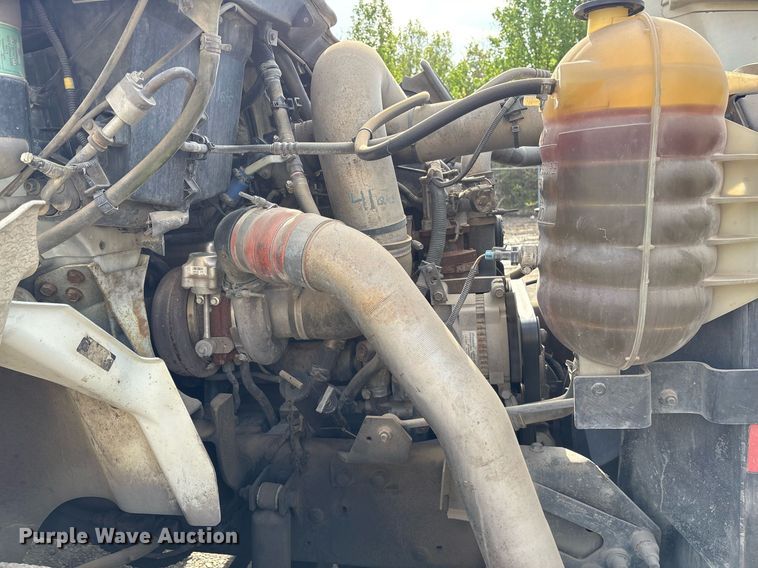 image for item OB9602 2005 International 8600 semi truck