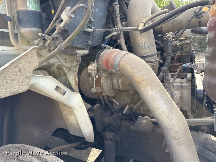 image for item OB9602 2005 International 8600 semi truck