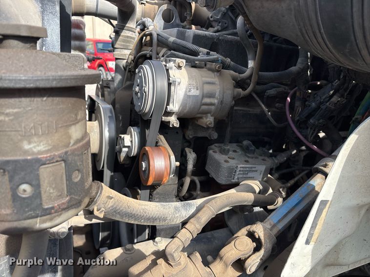 image for item OB9602 2005 International 8600 semi truck