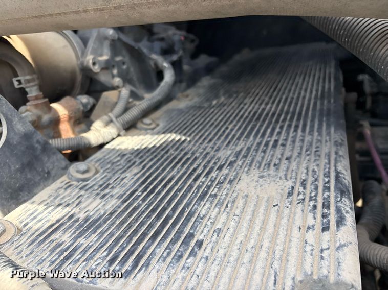 image for item OB9602 2005 International 8600 semi truck