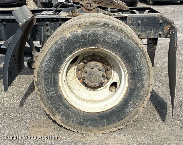 image for item OB9602 2005 International 8600 semi truck