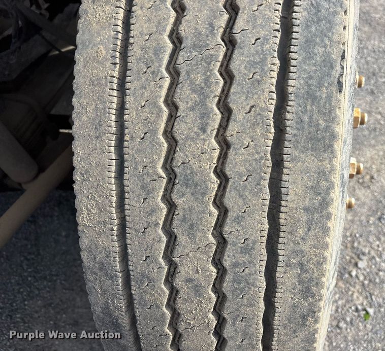 image for item OB9602 2005 International 8600 semi truck