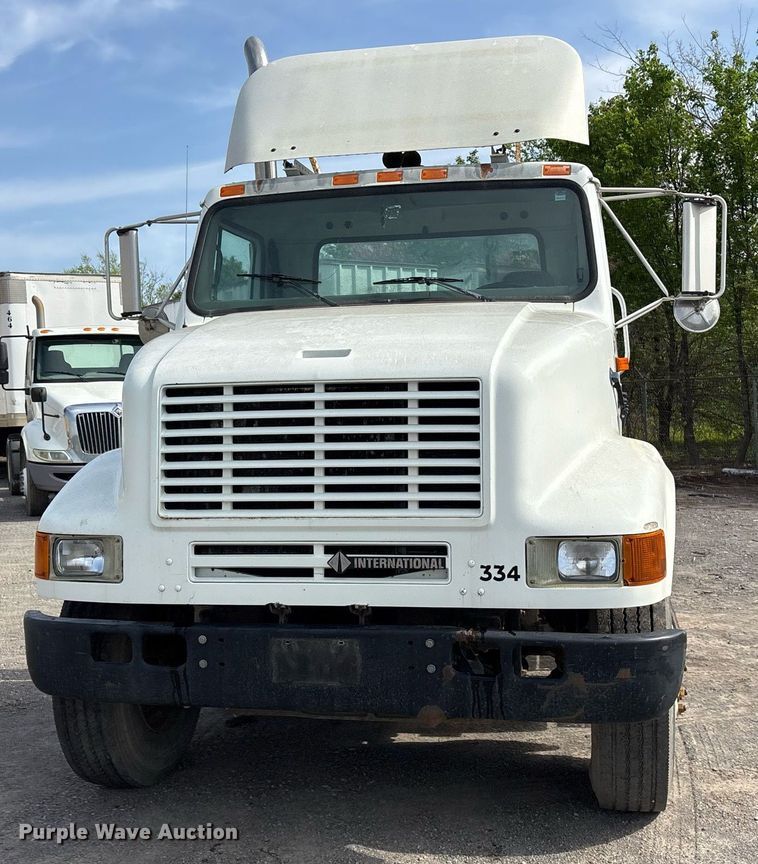 image for item OB9604 2003 International 8100 semi truck