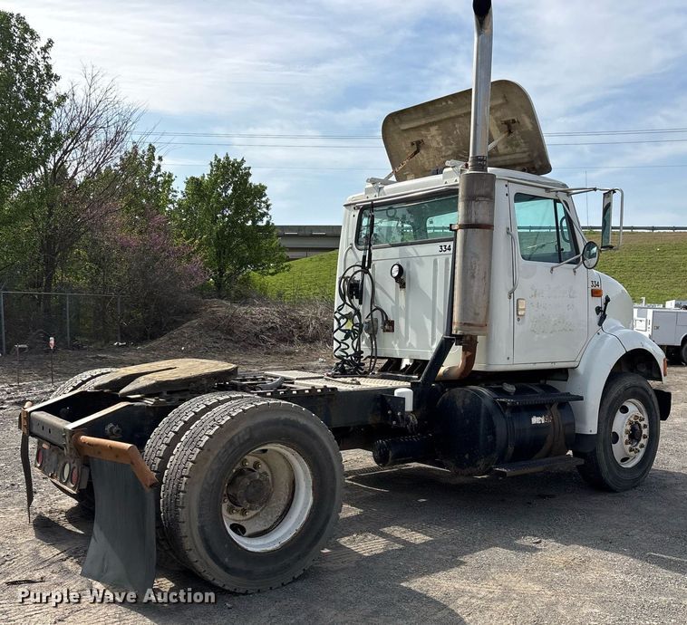 image for item OB9604 2003 International 8100 semi truck