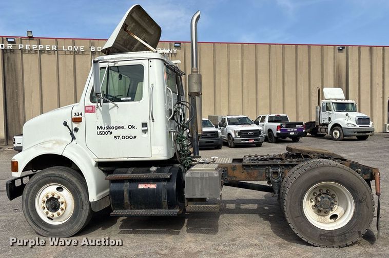 image for item OB9604 2003 International 8100 semi truck