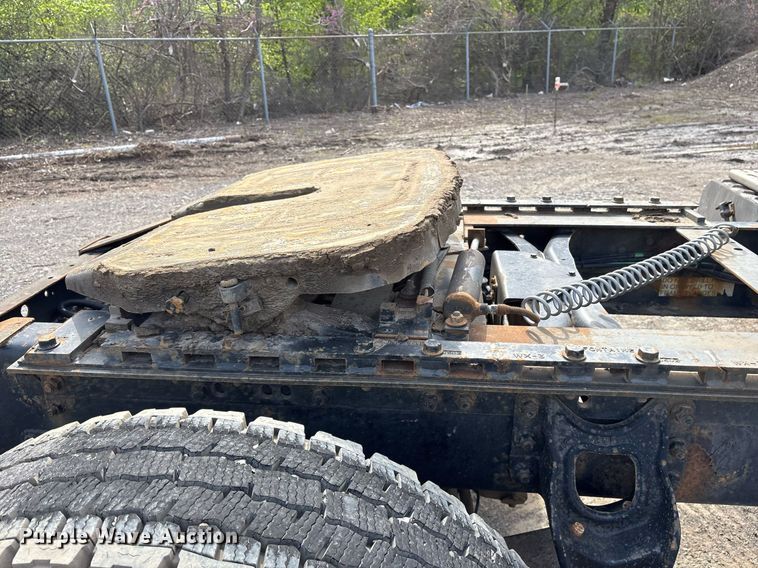 image for item OB9604 2003 International 8100 semi truck