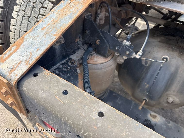 image for item OB9604 2003 International 8100 semi truck