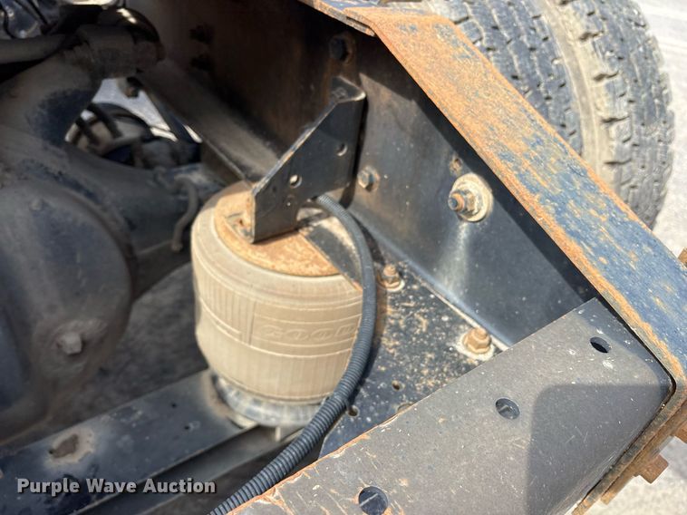 image for item OB9604 2003 International 8100 semi truck