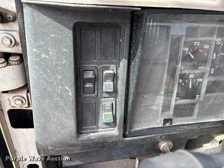 image for item OB9604 2003 International 8100 semi truck