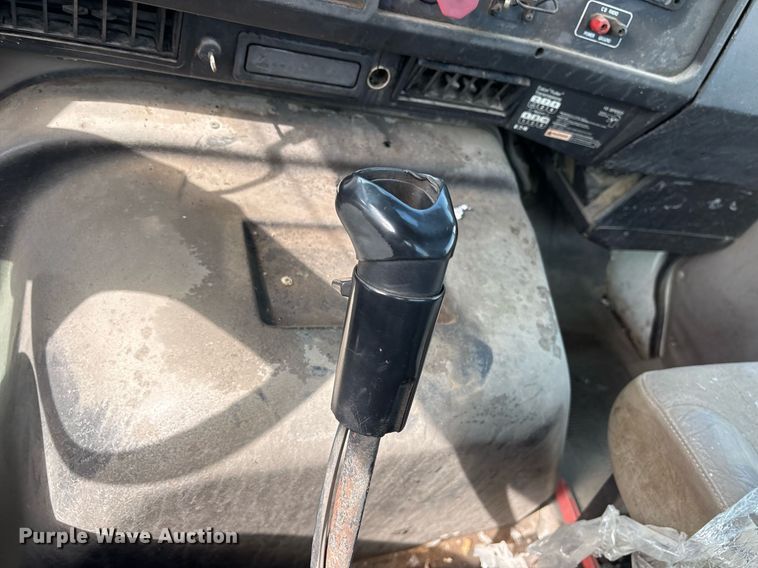 image for item OB9604 2003 International 8100 semi truck