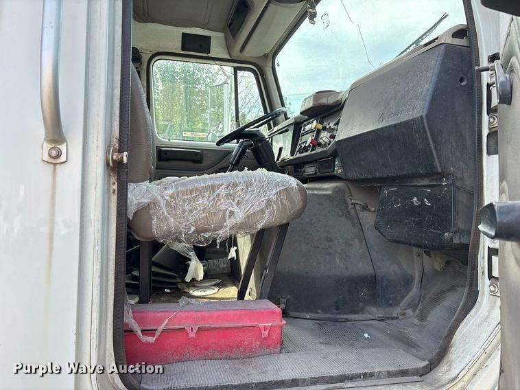 image for item OB9604 2003 International 8100 semi truck