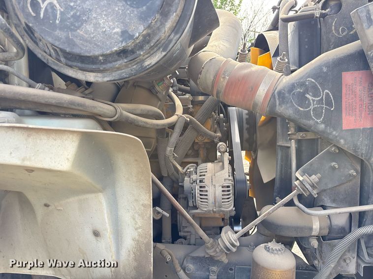 image for item OB9604 2003 International 8100 semi truck