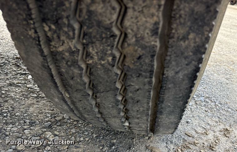 image for item OB9604 2003 International 8100 semi truck