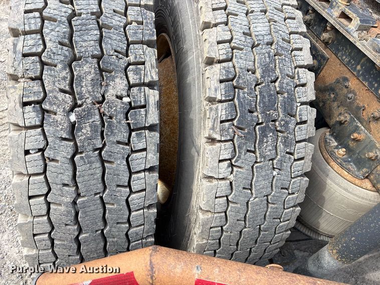 image for item OB9604 2003 International 8100 semi truck