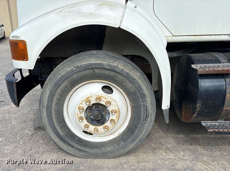 image for item OB9604 2003 International 8100 semi truck