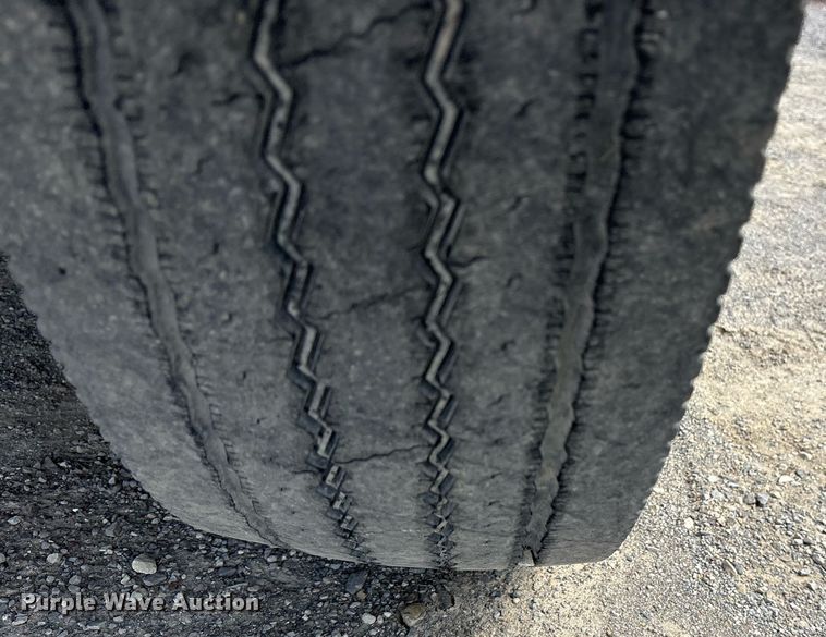 image for item OB9604 2003 International 8100 semi truck