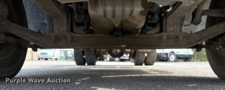 image for item OB9605 2008 Freightliner Columbia 120 semi truck