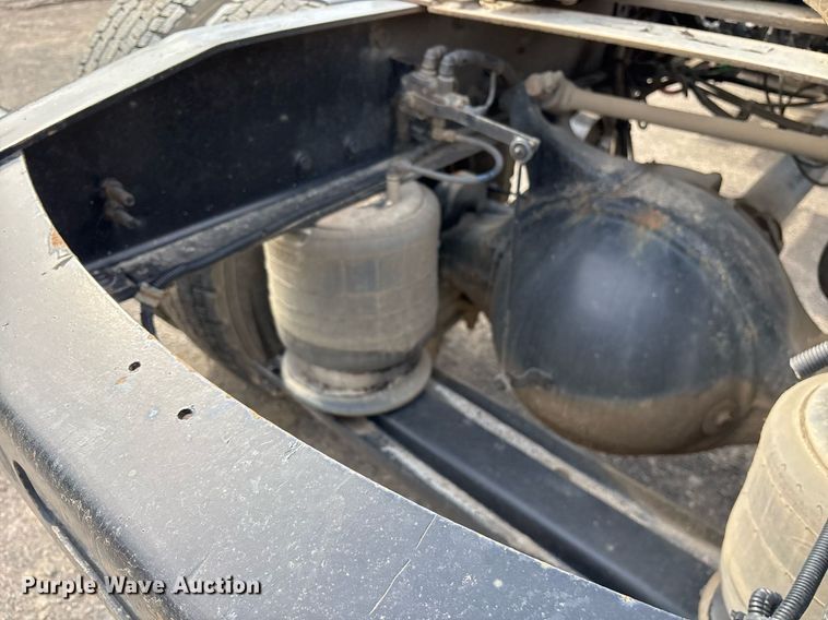 image for item OB9605 2008 Freightliner Columbia 120 semi truck