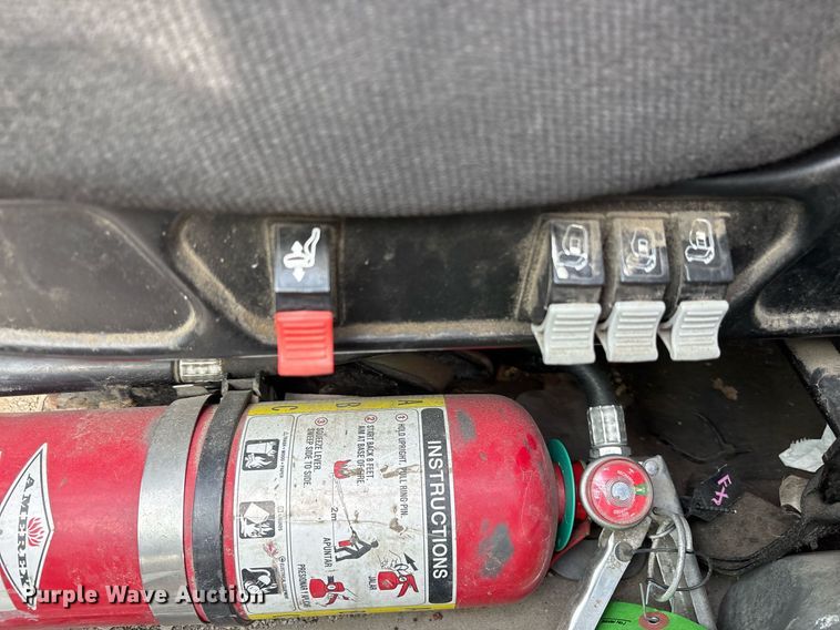 image for item OB9605 2008 Freightliner Columbia 120 semi truck