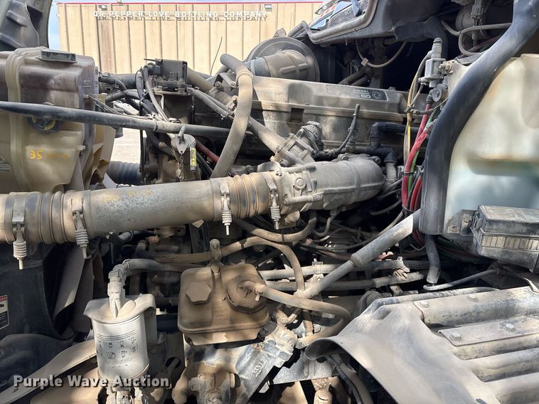 image for item OB9605 2008 Freightliner Columbia 120 semi truck