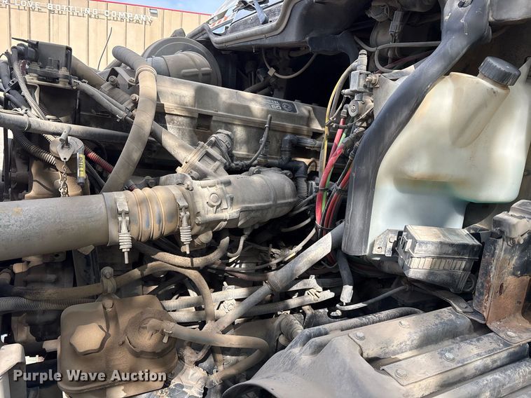 image for item OB9605 2008 Freightliner Columbia 120 semi truck