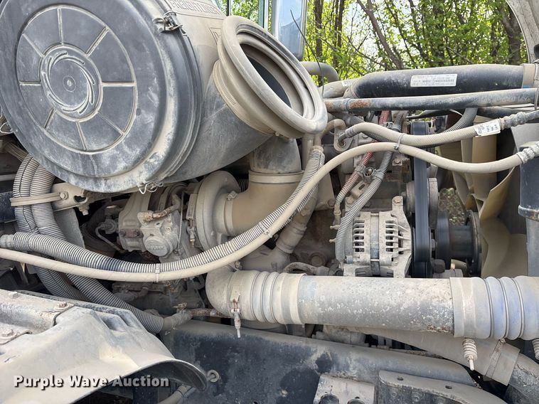 image for item OB9605 2008 Freightliner Columbia 120 semi truck