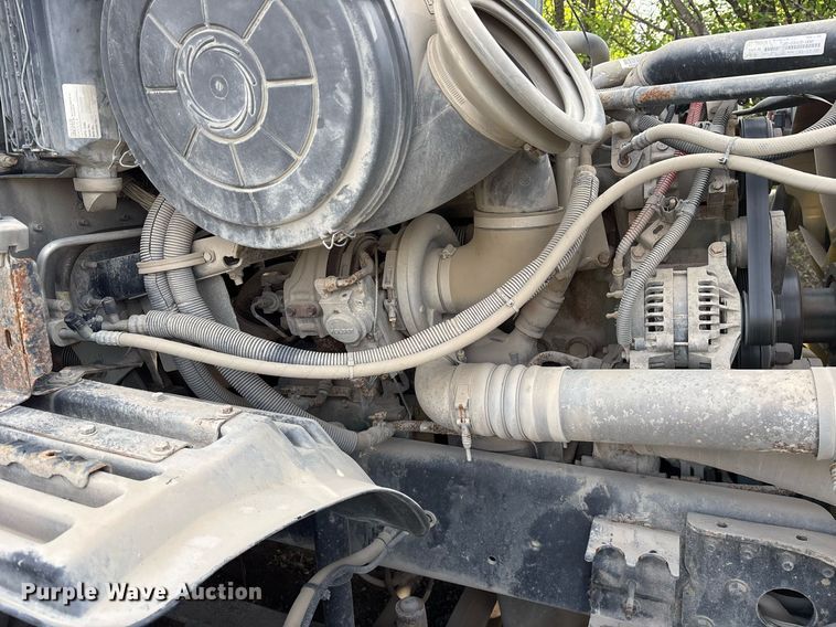 image for item OB9605 2008 Freightliner Columbia 120 semi truck