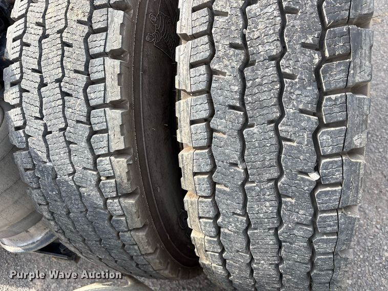 image for item OB9605 2008 Freightliner Columbia 120 semi truck