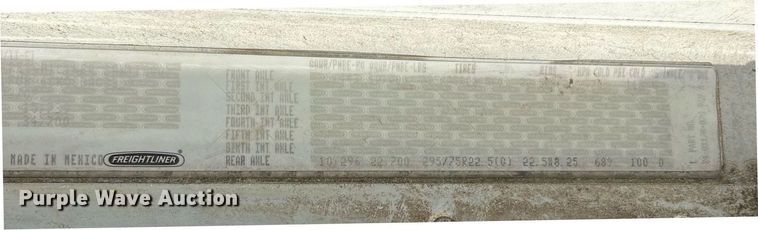 image for item OB9605 2008 Freightliner Columbia 120 semi truck