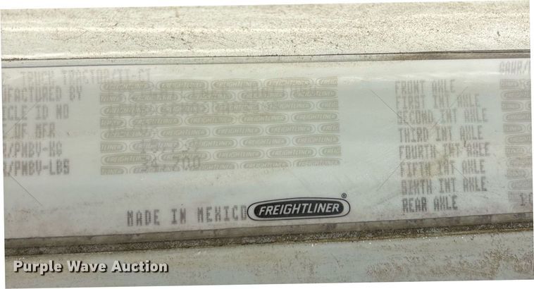 image for item OB9605 2008 Freightliner Columbia 120 semi truck