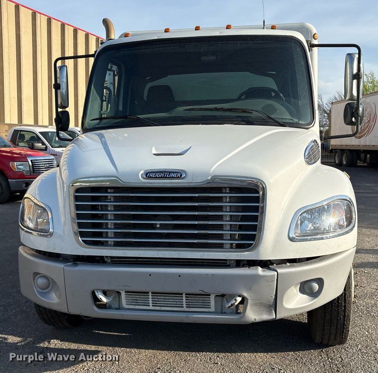 image for item OB9607 2012 Freightliner Business Class M2 delivery truck