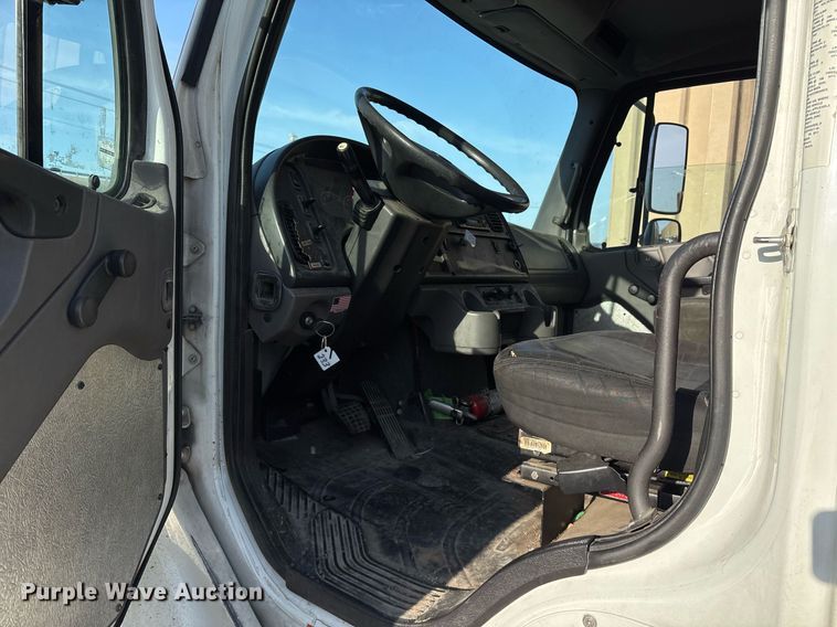 image for item OB9607 2012 Freightliner Business Class M2 delivery truck