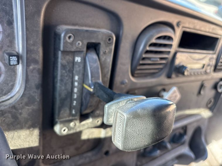 image for item OB9607 2012 Freightliner Business Class M2 delivery truck