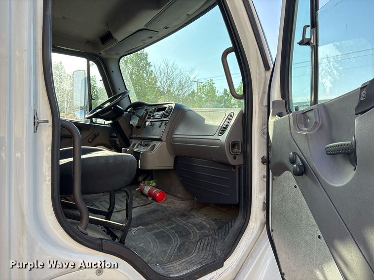 image for item OB9607 2012 Freightliner Business Class M2 delivery truck