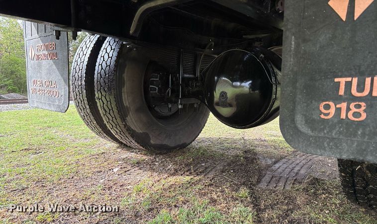 image for item OB9615 1993 International 4700 flatbed truck