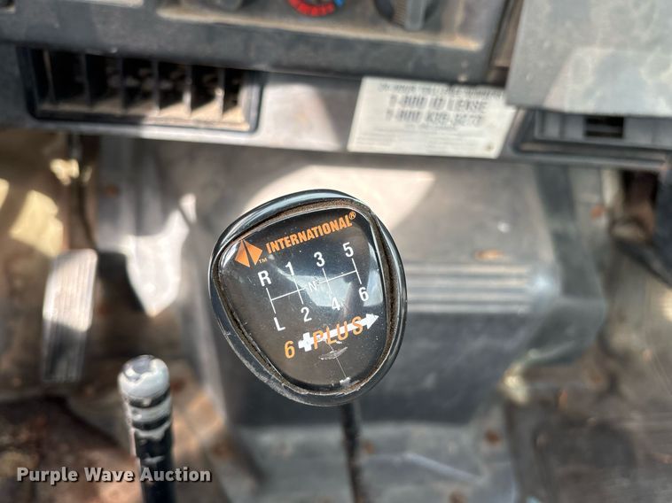 image for item OB9615 1993 International 4700 flatbed truck