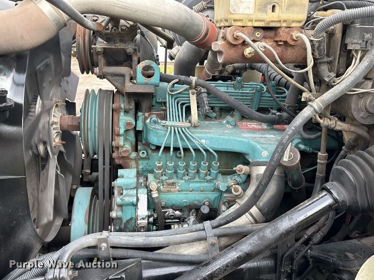 image for item OB9615 1993 International 4700 flatbed truck