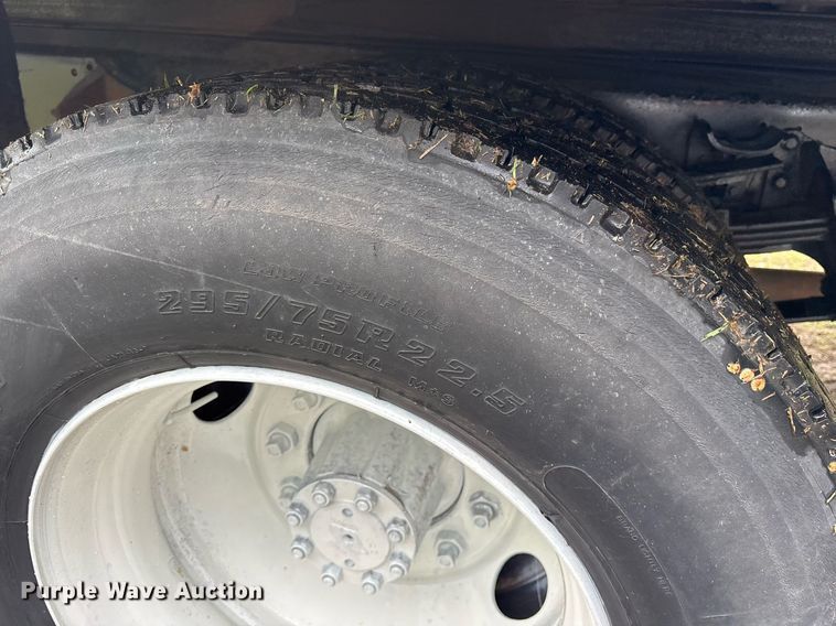 image for item OB9615 1993 International 4700 flatbed truck