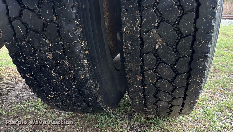 image for item OB9615 1993 International 4700 flatbed truck