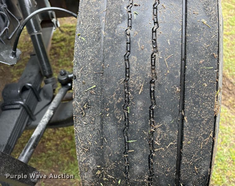 image for item OB9615 1993 International 4700 flatbed truck