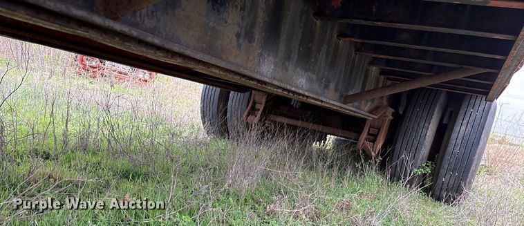 image for item OB9617 1981 Vulcan FTD-65 VT-5822 drop deck trailer