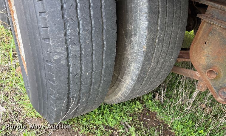 image for item OB9617 1981 Vulcan FTD-65 VT-5822 drop deck trailer