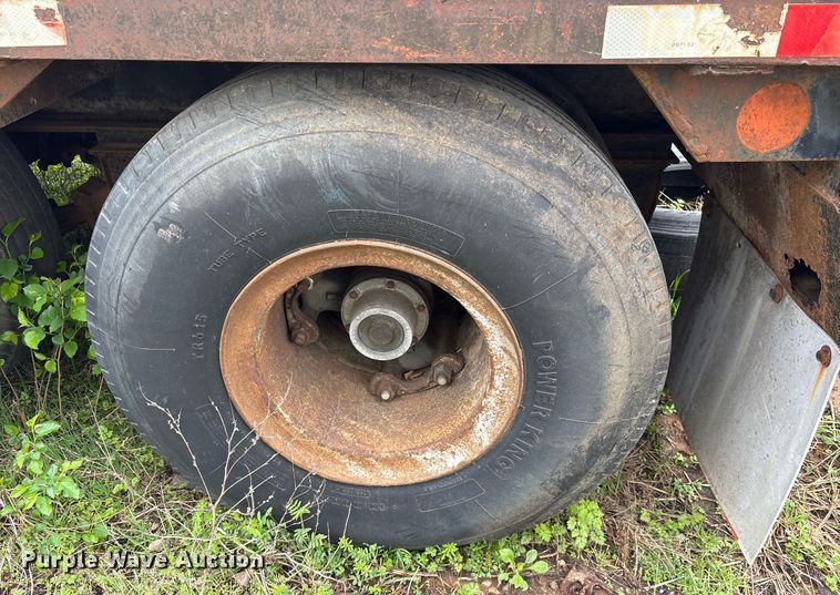 image for item OB9617 1981 Vulcan FTD-65 VT-5822 drop deck trailer