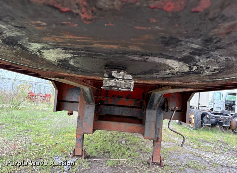 image for item OB9617 1981 Vulcan FTD-65 VT-5822 drop deck trailer