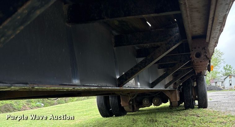 image for item OB9618 1996 Ehrlish drop deck trailer