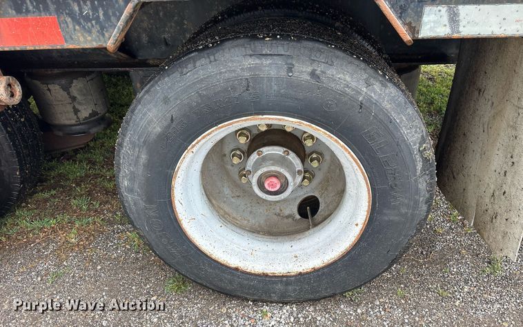 image for item OB9618 1996 Ehrlish drop deck trailer