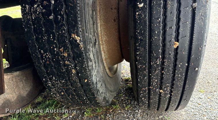 image for item OB9618 1996 Ehrlish drop deck trailer