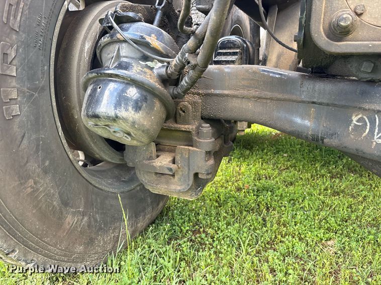 image for item OB9620 2015 Mack CHU613 semi truck